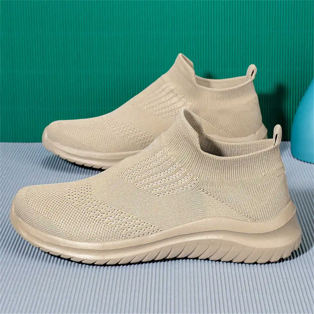 Beige Zachte Nieuwe Nieuwighei - Wedding Supply Resale recensie en prijs